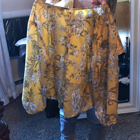 Blouse - Picture 2 of 2